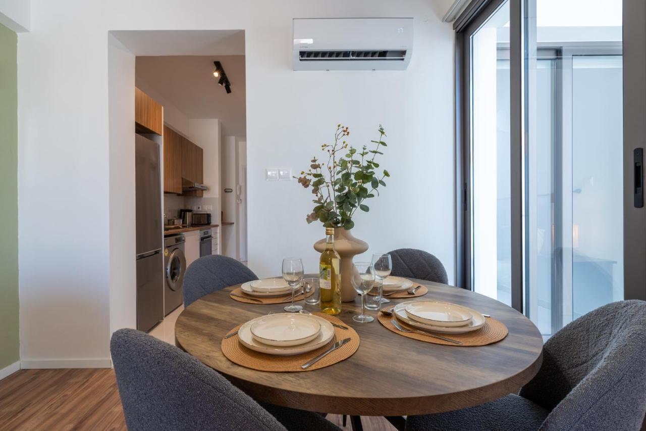 Latte'S Prime 1-Bedroom Apartment In Larnaca Bagian luar foto